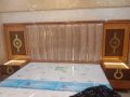 Bed king size. 
