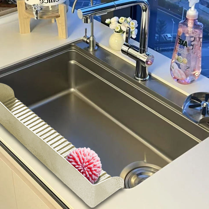 One%20Piece%20Bathtub%20and%20Sink%20Splash%20Guard%20-%20Silicone%20Bathtub%20Splash%20Guard,%20Bathtub%20Tray%20Holder,%20Bathtub%20Splash%20Guard%20with%204%20Suction%20Cups,%20Silicone%20Water%20Barrier%20-%20Image%204