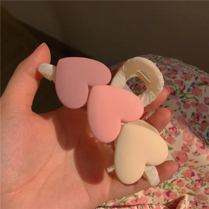 AWAYTR%20New%20Korea%20Heart%20Shape%20Acrylic%20Hair%20Claws%20Crab%20Large%20Pearl%20Claw%20Clips%20for%20Woman%20Girls%20Bath%20Barrette%20Lady%20Fashion%20Headdress%20-%20Image%205