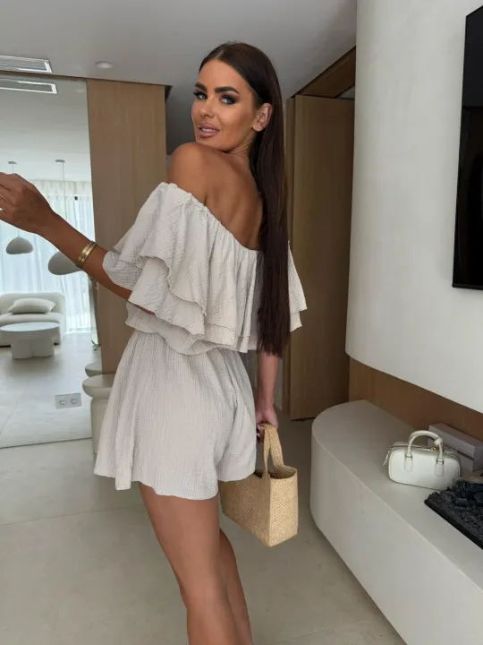 2025%20Women's%20Solid%20Color%20Off-shoulder%20Ruffled%20Casual%20Waist%20Rompers%20-%20Image%202
