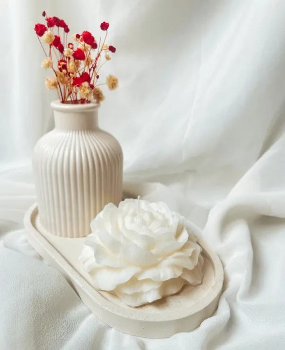 set%20of%203%20(1%20mini%20flowers%20vase%20+1%20ovel%20tray%20+1%20poney%20rose%20flower%20candle)%20-%20Image%202