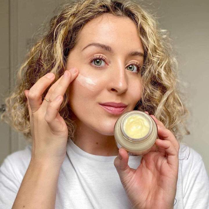 Bobbi%20Brown%20Vitamin%20Enriched%20Face%20Base%20Moisturizer%20&%20Primer%20-%20Image%202