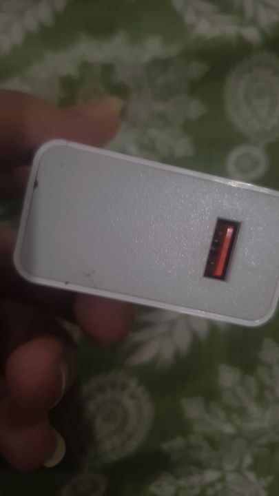 xiaomi%20original%2033watt%20adapter%20-%20Image%204