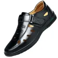 Men Genuine Leather Sandals Summer Breathable Casual Shoes for Man Slip on Clogs Outdoor Non Slip Hand Made Sandalias. 