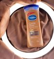 Vaseline Intensive Care Cocoa Glow Moisturising Body Lotion (400ml). 