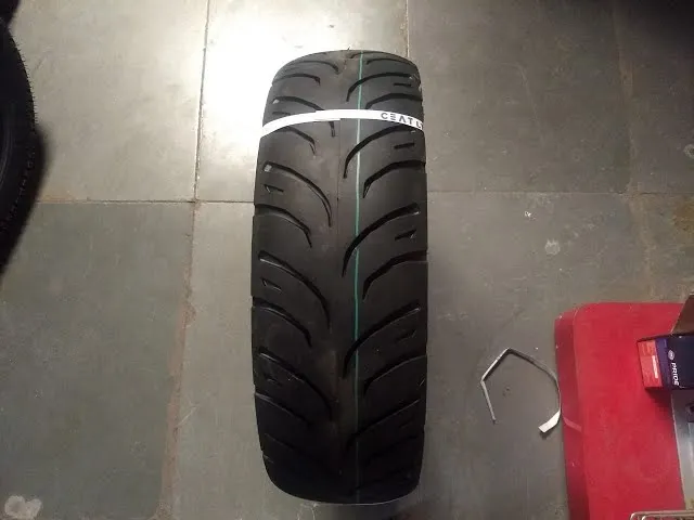 CEAT%20Tyre%20140/60R17%20Tubeless%20Radial%20Tyre%20For%20Fz%20V2-%20V3,%20Gixxer%20-%20Image%202