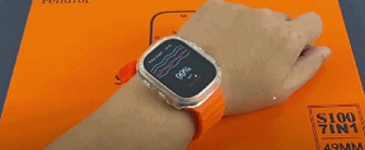 S100%207-in-1%20Smart%20Watch%20Ultra%2049mm%20with%207%20Interchangeable%20Straps,%20Bluetooth%20Calling,%20Heart%20Rate%20&%20Fitness%20Tracker,%20Multi%20Sports%20Modes%20Smartwatch%20for%20Men%20&%20Women%20-%20Image%204