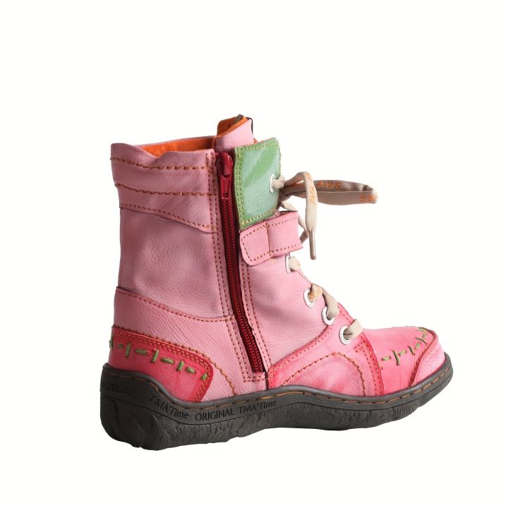 Women's%20Comfortable%20Winter%20Short%20Boots%20-%20Insulated%20Lining,%20Comfortable%20Strapped%20Hiking%20Boots%20-%20Image%202