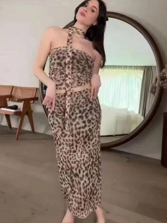 Women%20Leopard%20Print%202%20Piece%20Outfit%20Strapless%20Ruched%20Crop%20Top%20Maxi%20Skirt%20Set%20With%20Choker%20Scarf%20Party%20Clubwear%20For%20Summer%20-%20Image%204