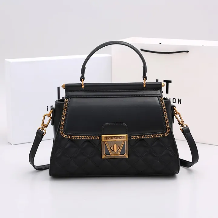 Women's%20handbag%202024%20new%20autumn%20and%20winter%20high-end%20feeling,%20light%20luxury%20diamond%20grid%20small%20square%20bag,%20shoulder%20and%20crossbody%20-%20Image%202
