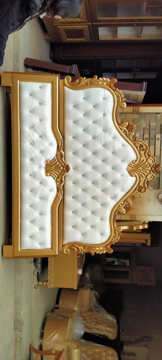 Wood Bed In Deco Paint !.