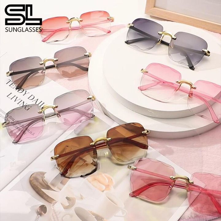 Square%20Frameless%20Classic%20Gradient%20Women%20Sunglasses%20-%20Image%202