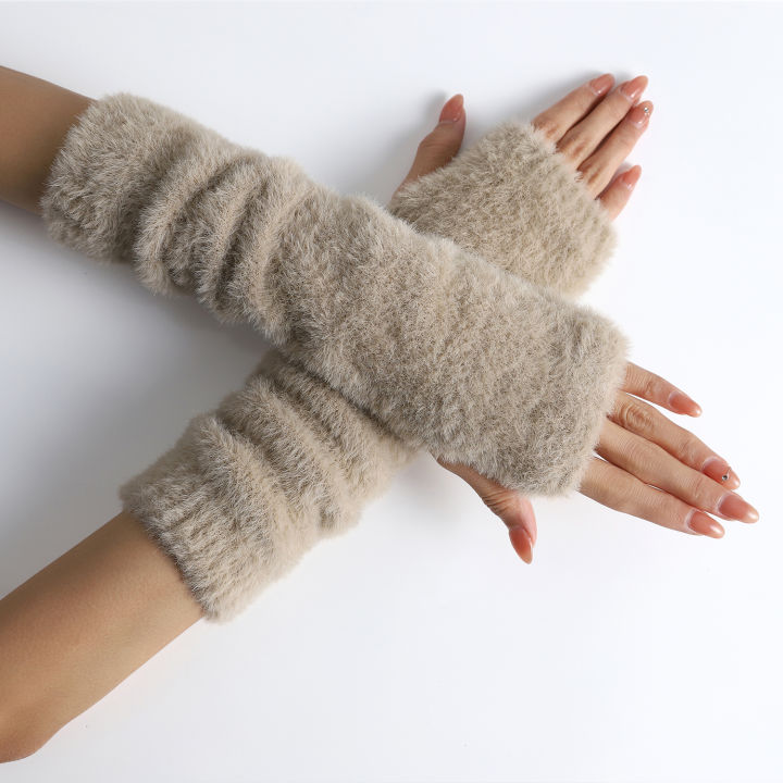 Botvotee%20Fall%20Winter%20Women%20Arm%20Warmers%20Mink-Like%20Velvet%20Fingerless%20Gloves%20Y2K%20Wrist%20Warmers%20-%20Image%204