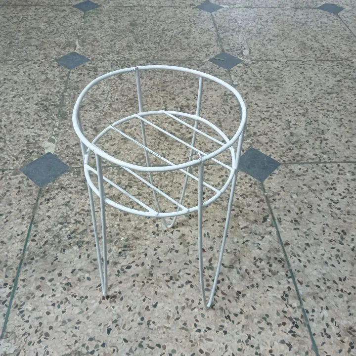 Metal%20flower%20tob%20stand%203%20lage%20plastic%20coutting%209*9*17%20inches%C2%A0%20-%20Image%205