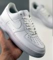 NIKE AIR FORCE 1 TRIPLE WHITE. 