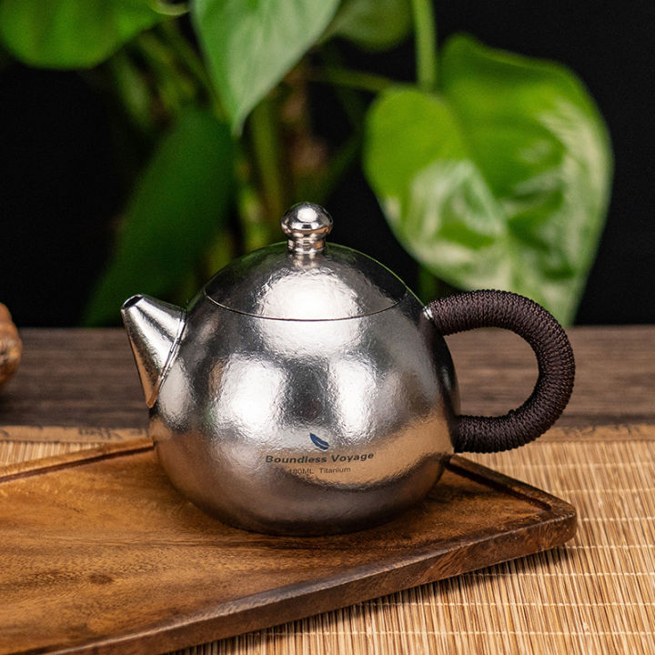 Boundless%20Voyage%20Titanium%20Teapot,%20Lightweight%20Loose%20Leaf%20Kettle%20with%20Anti-Scald%20Handle%20&%20Lid,%20Tea%20Maker%20for%20Home%20Office%20Ti3111D%20-%20Image%206