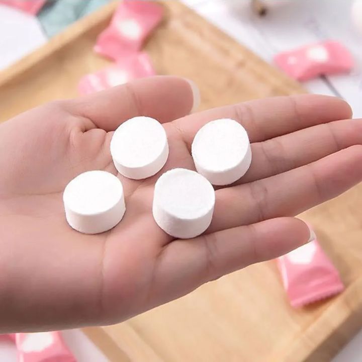 1000%20pieces%20Toffee%20towel%20tissue%20for%20travelling%20outdoors,school%20&%20offices-%20cleaning%20cars,glasses%20etc%20-%20Image%206