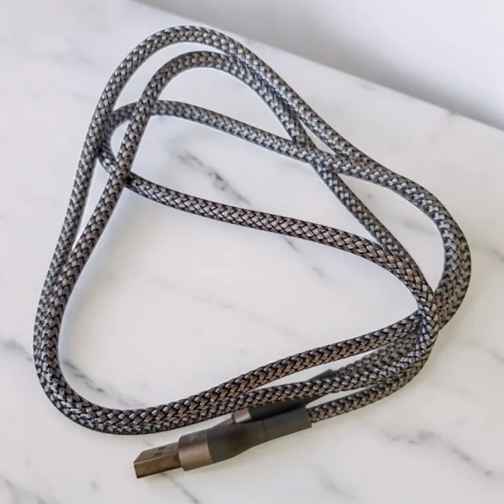 Ultra%20Durable%20USB%20Type-C%20Charging%20&%20Data%20Cable%20-%20Fast%20Charging%20cable%201000mm%20Braided%20Wire%20Extremely%20high%20quality%20wire%20-%20Image%204