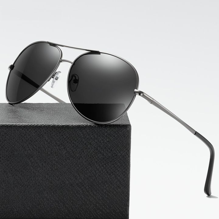 Luxury%20Photochromic%20Pilot%20Polarized%20Sunglasses%20Men%20Women%20Driving%20Chameleon%20Sun%20Glasses%20Change%20Color%20Day%20And%20Night%20Eyewear%20-%20Image%203