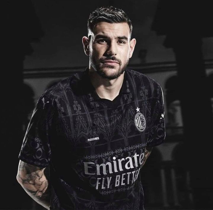 Ac%20milan%20new%20away%20kit%20jersey%20half%20sleeves%202024%20-%20Image%203