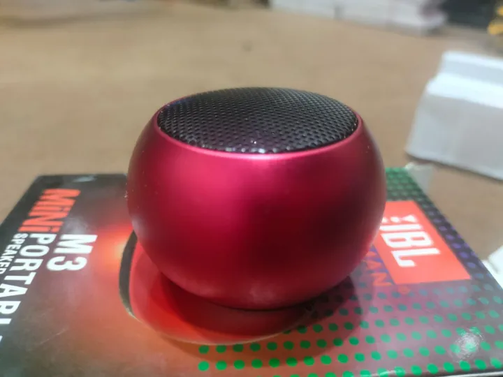 JBL%20M3%20mini%20portable%20Bluetooth%20speaker.%20-%20Image%205