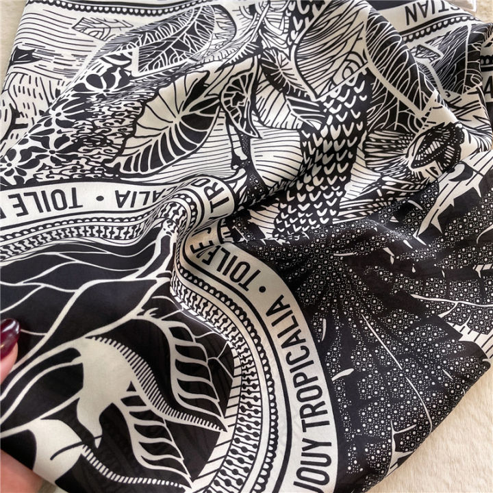 2024%20Popular%20Square%20Shawls%20Luxury%20Sunscreen%20Satin%20Kerchief%20Four%20Seasons%2090X90CM%20Silk%20Scarves%20Fashion%20Letter%20Headcloth%20Scarf%20Bag%20-%20Image%205