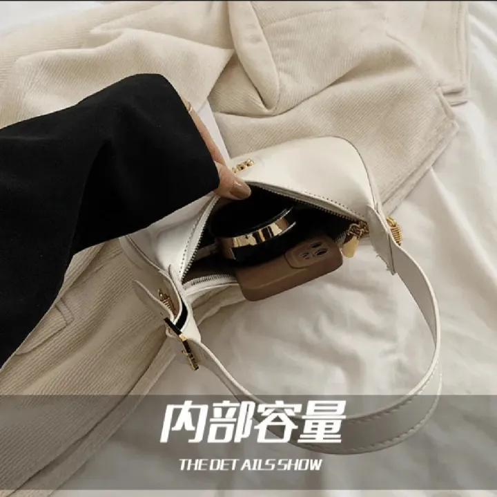 LuxeLure%20Glossy%20Crescent%20Bag%20%E2%80%93%202-in-1%20Chic%20Carry%20by%20Miu%20Miu-Inspired%20Design%20-%20Image%208