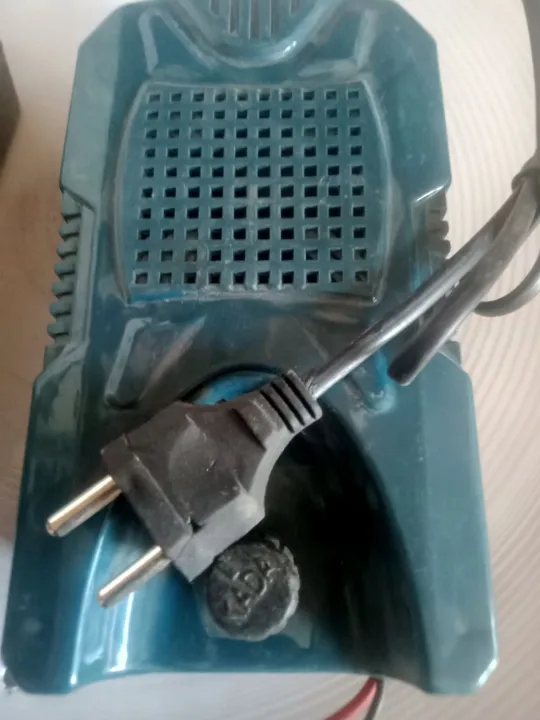 Power%20supply,%2012%20volt%20dc%20portable%2060W%20AC%20to%20DC%20Adapter%20is%20the%20best%20tool%20for%20cooler%20fan,%20solar%20fan%20and%20battery%20charging,%20available%20with%20electric%20switch%20and%20long%20cable.%20-%20Image%203