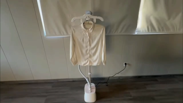 IGL 1.8 Litres Garment Steamer 1800W (budget)