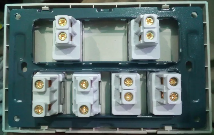 4+2%20switch%20socket%20China%20fitting%20-%20Image%204