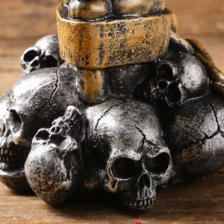 1PC,%20Halloween%20Party%20Punk-Style%20Mechanical%20White,%20Black%20Gold,%20and%20Silver-Black%20Skull-Shaped%20Vases%20-%20Image%205