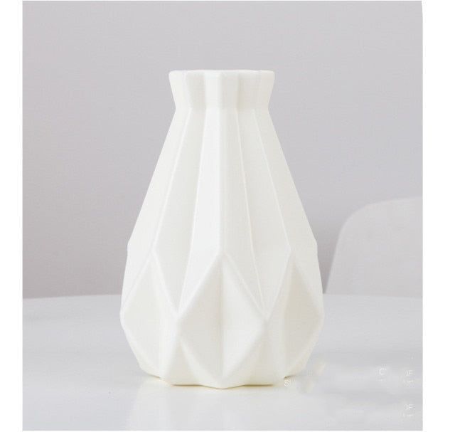 Nordic Diamond Shape Plastic vase Made of High quality Material 8" Height