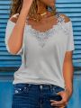 Women's Elegant Plus-Size Off-The-Shoulder Appliqué Short-Sleeve Top, Suitable for Everyday Casual Wear and Party Outfits.
