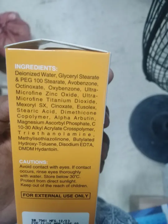 Solotan%20Sunblock%20Cream%20spf100%20Water%20Resistant%20(%20Tinted%20)%20-%20Image%206