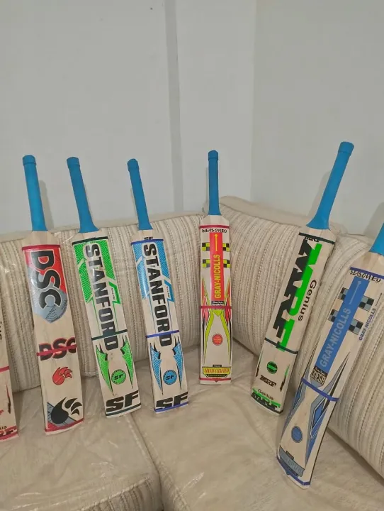 Softball%20Cricket%20Bat%20Low%20Weight%20-%20Image%204