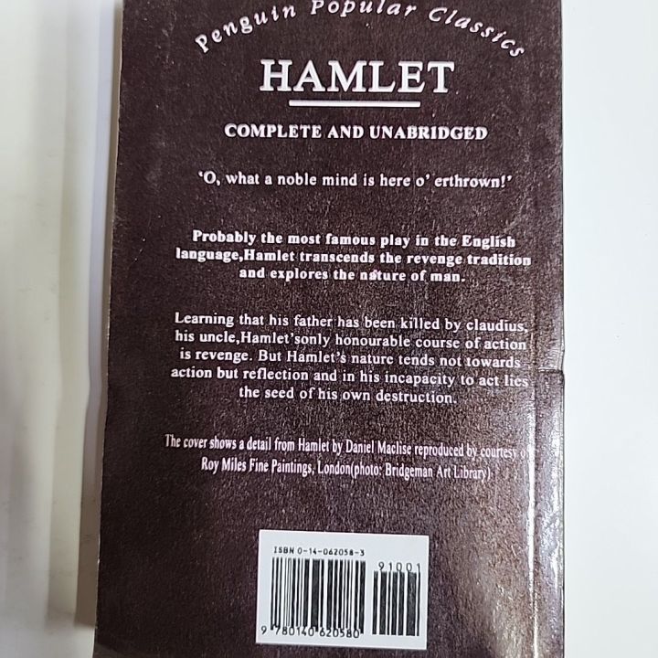 Hamlet%20(%20Penguin%20Classics%20)%20by%20William%20Shakespeare%20-%20Image%202
