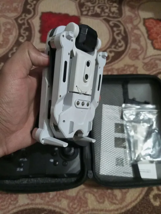 P14%20Pro%20Drone%20%E2%80%93%204K%20Dual%20Camera%20%7C%20Foldable%20Drone%20with%20Smart%20Features"%20-%20Image%204