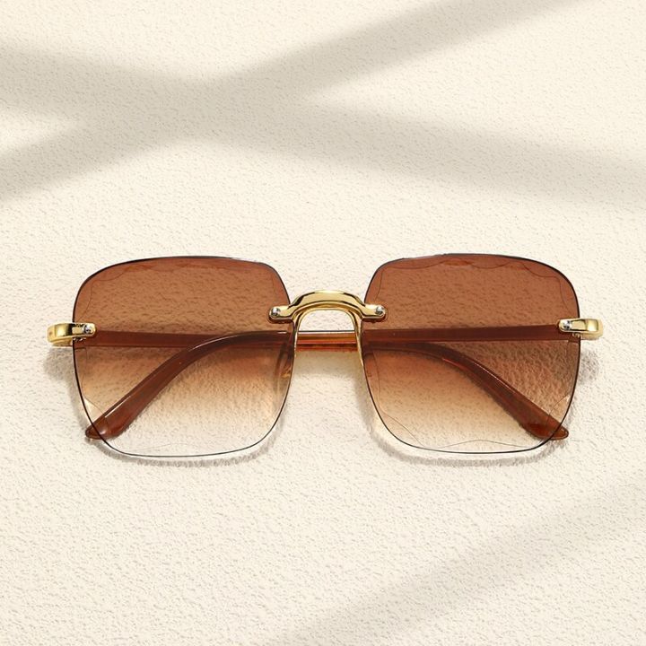 Square%20Frameless%20Classic%20Gradient%20Women%20Sunglasses%20-%20Image%205