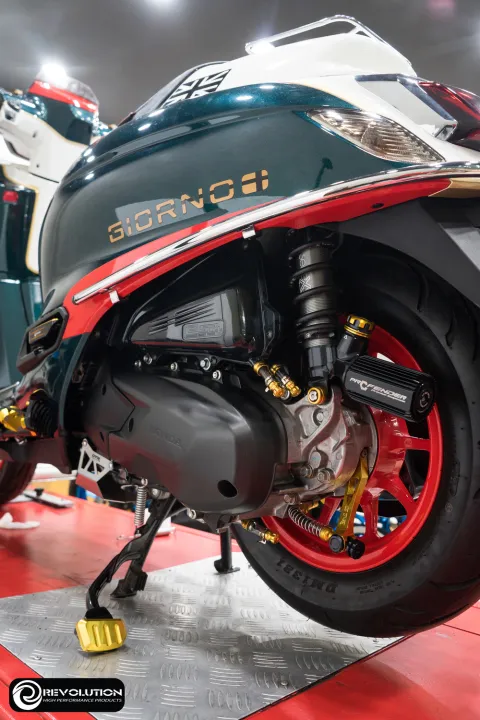 Revolution%20Giorno%20+/lead125%204V/adv160/pcx160/click%20125%20150%20160%20-%20Image%202