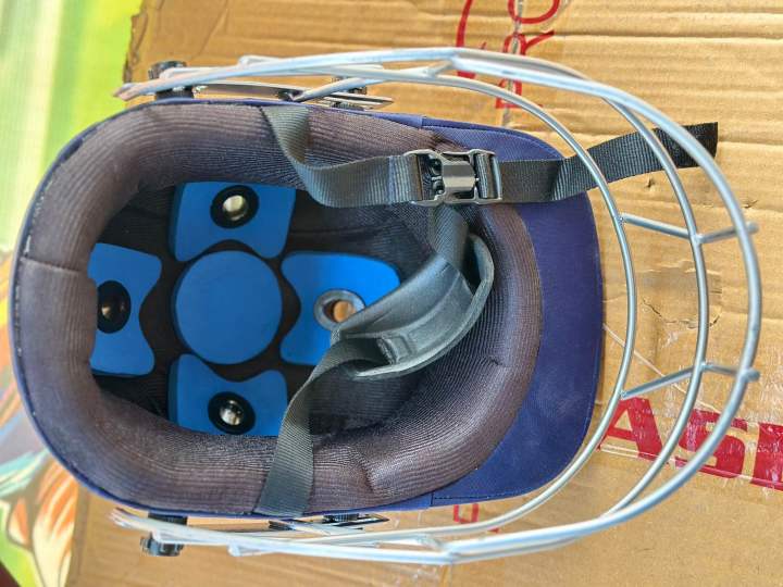 SS%20CRICKET%20HELMET%20-%20Image%205