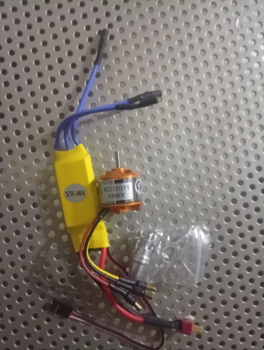 1400kv%20/%202600kv%20/%201000kv%20/%201100kv%20/%201800kv%20bldc%20brushless%20motor%20+%2040a%20brushless%20ESC%20for%20making%20drone%20plane%20car%20boats%20and%20many%20more%20projects%20-%20Image%203