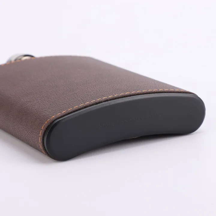 6/8oz%20Portable%20Hip%20Flask%20Brown%20Leather%20Covered%20Stainless%20Steel%20Flask%20for%20Alcohol%20Whiskey%20Flasks%20Man%20%20-%20Image%204