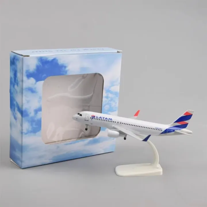 Latam%20Airlines%20A320%2020cm%20Diecast%20Metal%20Alloy%20Plane%20Model%20Scale%20Aircraft%20With%20Landing%20Gears%20Children'S%20Toys%09Airbus%20A320%20Collected%20-%20Image%204