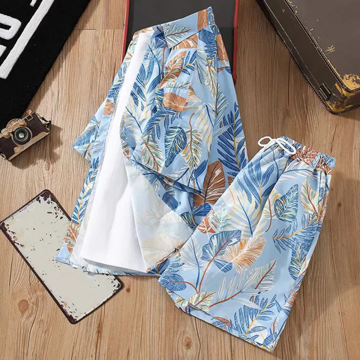 Comfort%20beach%20style:%20beautiful%20striped%20short-sleeved%20shirt,%20modern%20shorts%20-%20Image%209