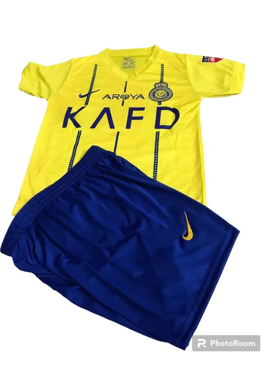 Cristiano%20Ronaldo%20Al-Nassr%20FC%202023-24%20full%20kit%20(home)%20T-Shirt/short%20Availble%20half%20selves%20for%20kids%20-%20Image%207