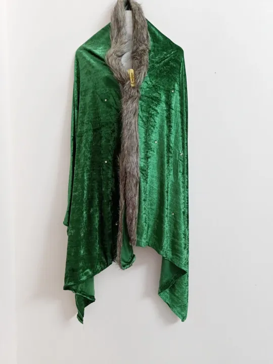 Women's%20Fashionable%20Velvet%20Shawl%20Soft%20Warm%20Elegant%20Fashion%20Accessories%20-%20Image%203