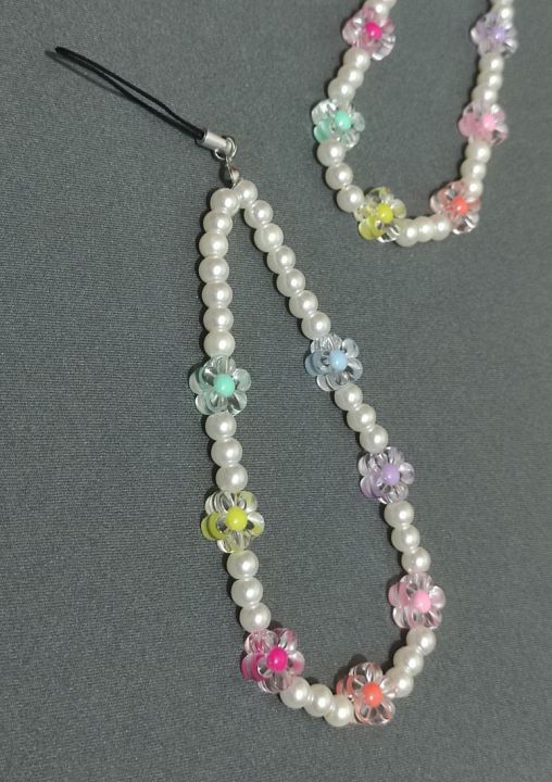 Beaded%20Mobile%20Phone%20Charm%20%E2%80%93Multi%20Flower%20Phone%20Strap%20for%20Girls%20%7C%20Phone%20Charm%20for%20Girls%20%7C%20Trendy%20Pearl%20&%20Beads%20Mobile%20Accessory%20for%20Girls%20-%20Image%207