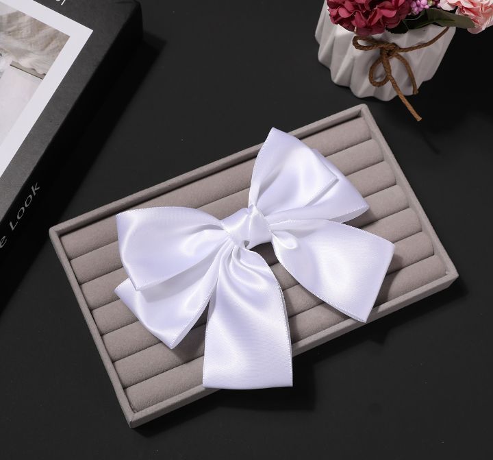 Handmade%20Big%20Bou%20Hair%20Clip,%20Silk%20Material,%20Large%20Size%20for%20Elegant%20Updos%20and%20Special%20Occasions%20-%20Image%205