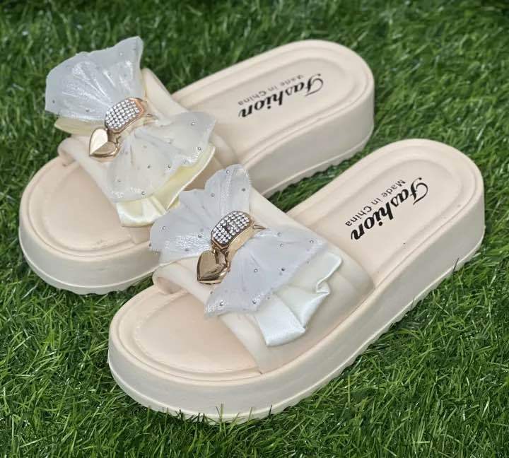 New%20Butterfly%20Net%20Design%20Thick%20Sole%20Slippers%20%E2%80%93%20Stylish%20Sandals%20for%20Girls,%20Ladies%20&%20Women%20-%20Image%204