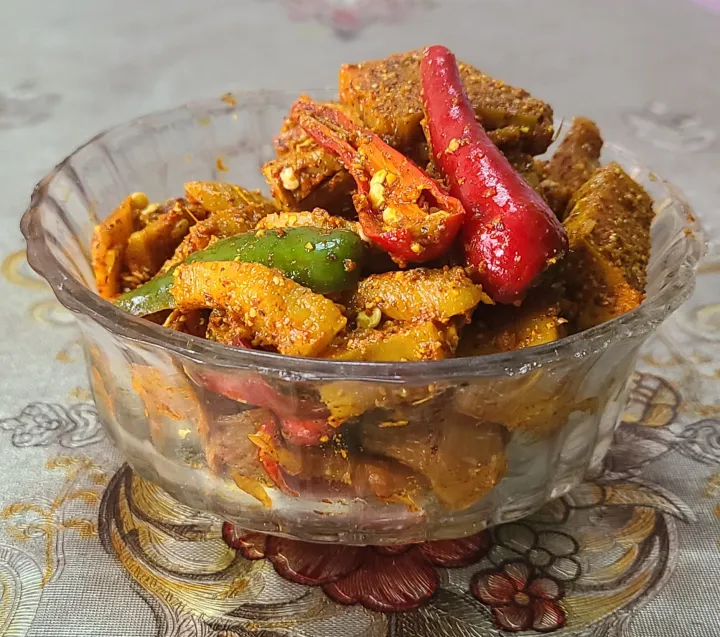 Bhaujuko%20Achara%20Tamako%20Achar%20Bambo%20Pickle%20300g%20-%20Image%203